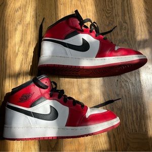 Air Jordan 1 High Chicago  6Y = 7.5W